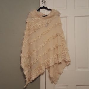 *NEW W/TAGS* Charlie Paige Poncho One Size, Soft